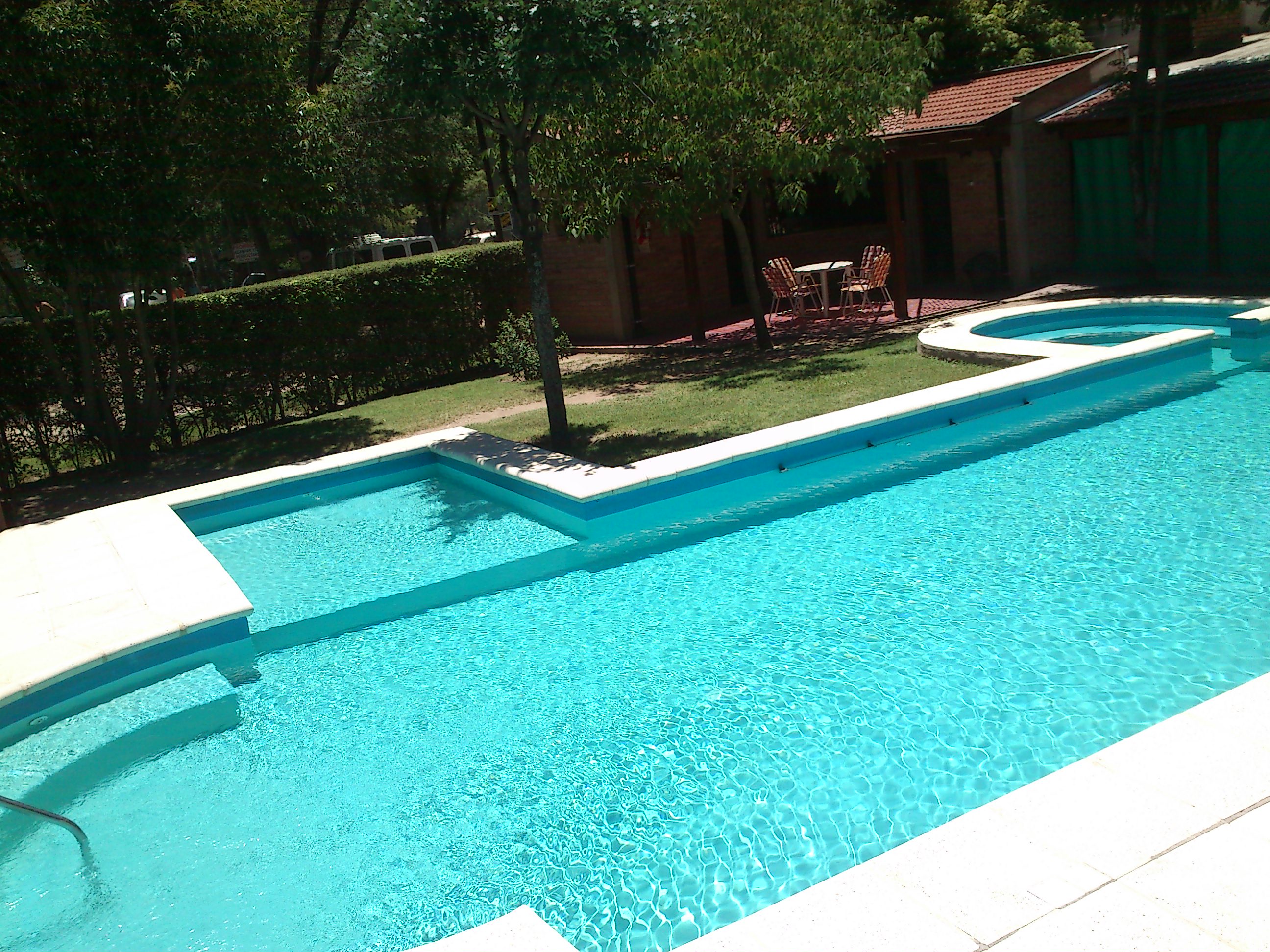 PISCINA CON HIDROMASAJE